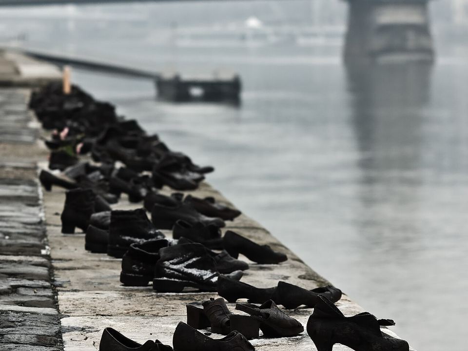 Scarpe sulla riva del Danubio 1/1